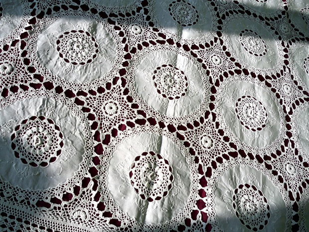 Dantela si broderie
