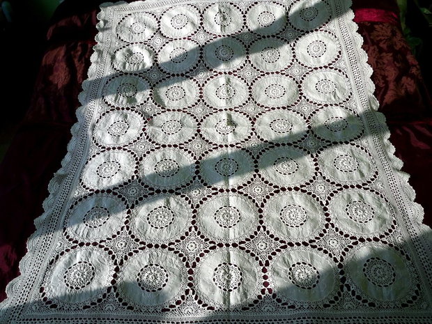 Dantela si broderie