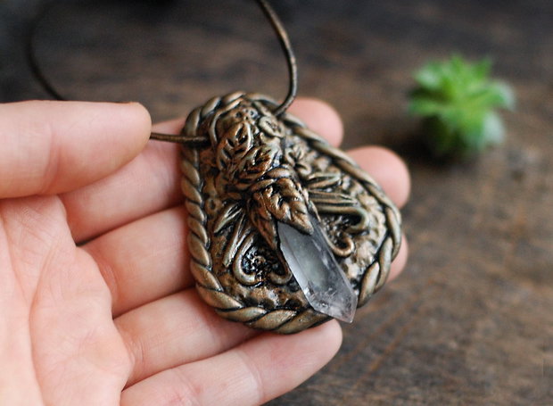 Amuleta lemurian seed quartz si lut polimeric patinat