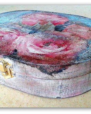 ,,Rose'' - Cutie pentru amintiri - decorată prin tehnica decoupage şi pictură acrilică