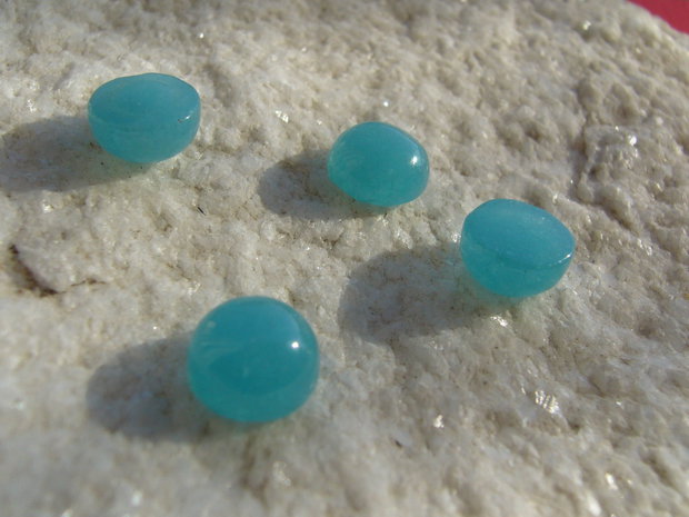 (2 bucati) Cabochon rutund din angelit aprox 4.5-5x8 mm
