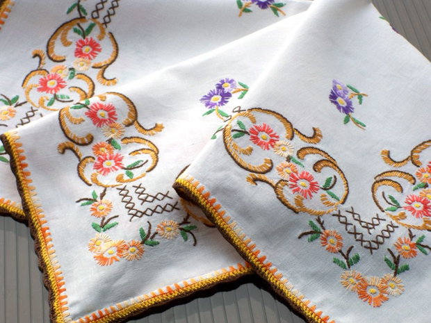 Broderie 1-147