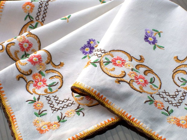 Broderie 1-147