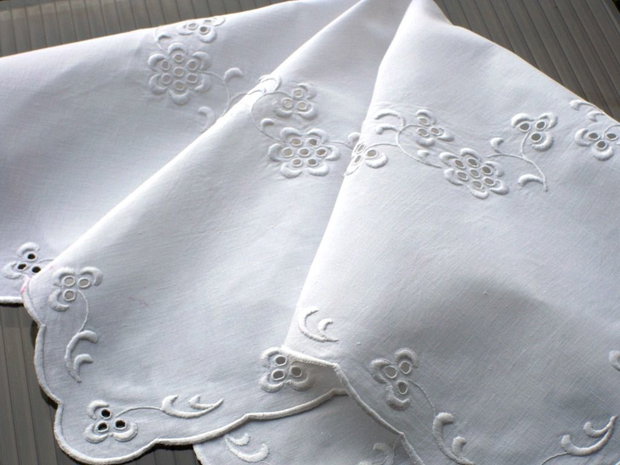 Broderie 1-148
