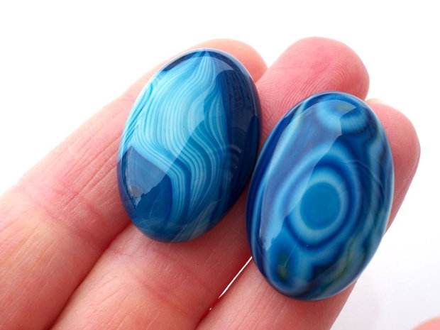 Cabochon agate onyx