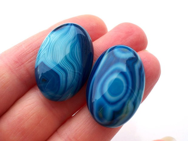 Cabochon agate onyx