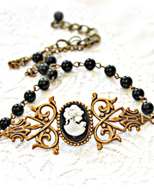 Colier choker cu camee neagra cu alb si onix