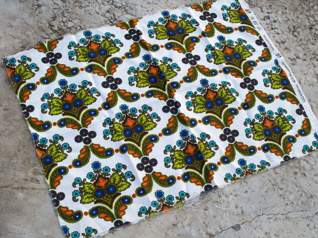 Material textil cu imprimeuri2