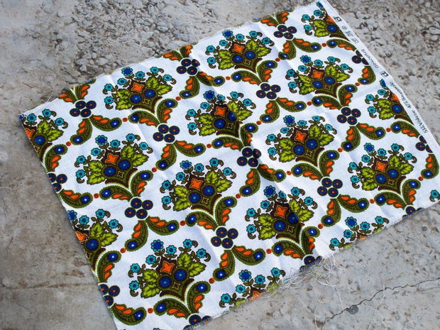 Material textil cu imprimeuri2