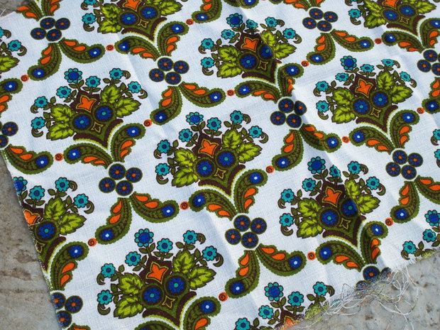 Material textil cu imprimeuri2