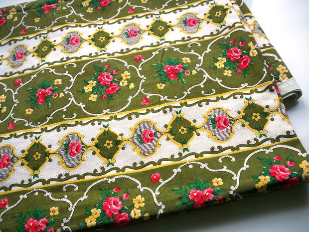 Material textil cu imprimeuri 9