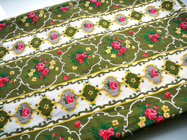 Material textil cu imprimeuri 9