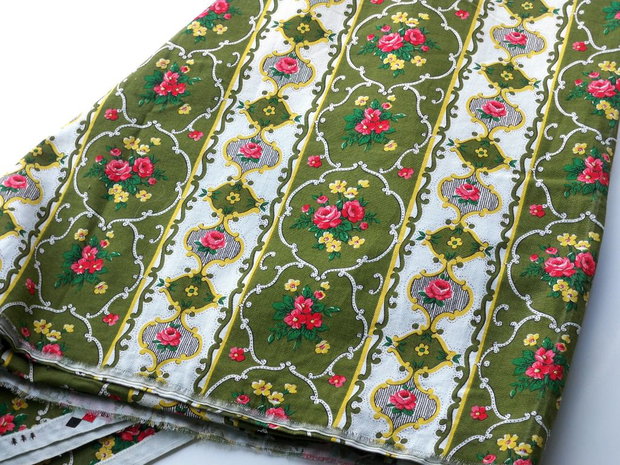 Material textil cu imprimeuri 9