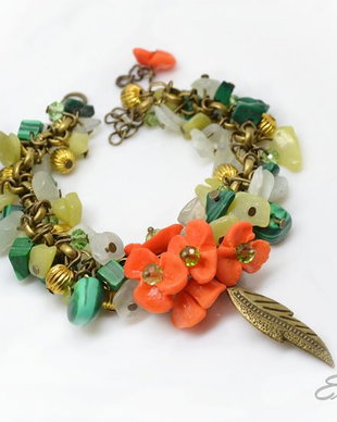 Bratara -Orange flowers