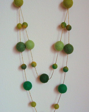Colier Greenish