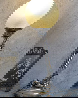 LAMPA DE MASA ART DECO CU O FEMEIE