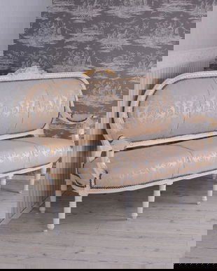 SOFA MADAME POMPADOUR DIN LEMN MASIV ALB ANTICHIZAT SI TAPITERIE  GREJ CU FLORI