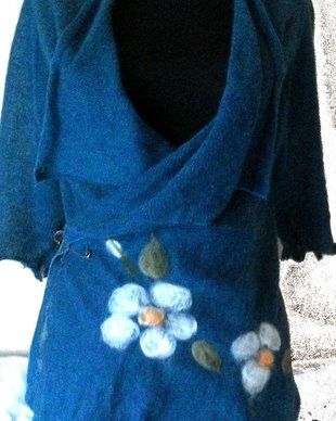 Cardigan  cu flori de lana si matase impaslite