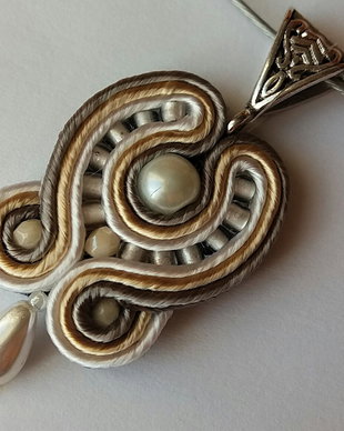 Pandantiv soutache perlat