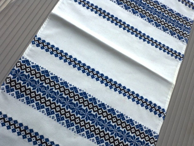 Broderie motive etno