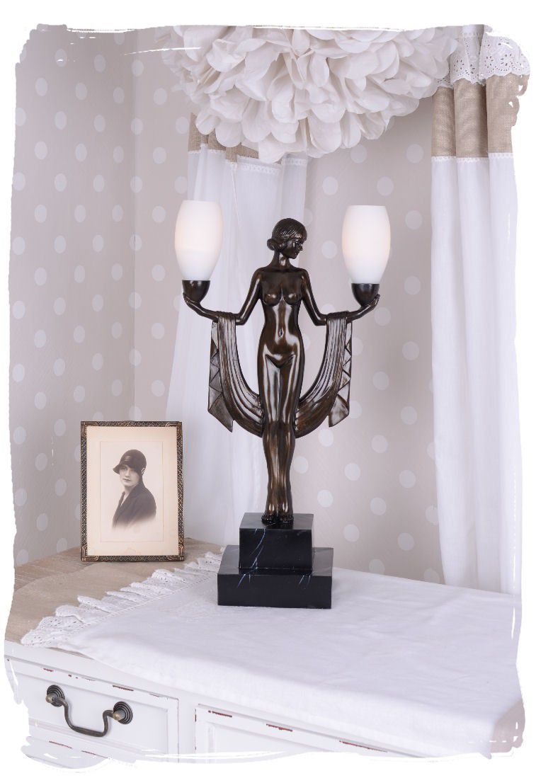 LAMPA DE MASA ART DECO CU O FEMEIE CU DOUA BECURI PE BRATE