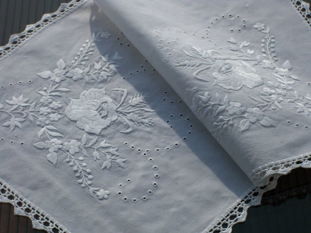 Broderie 1-243