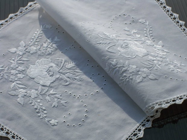 Broderie 1-243