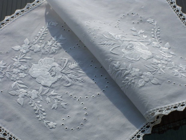 Broderie 1-243
