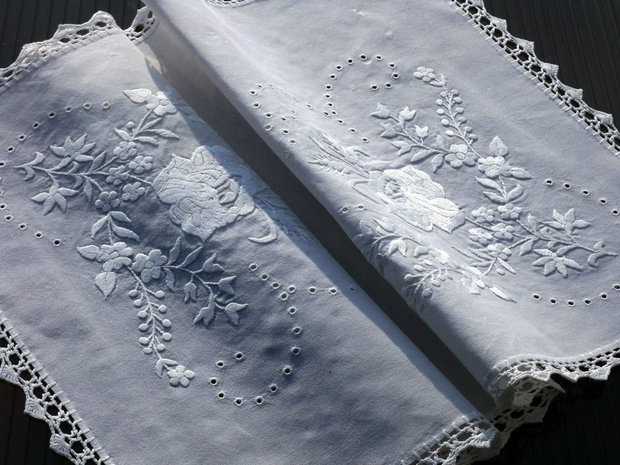 Broderie 1-243