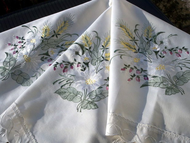 Broderie 1-248