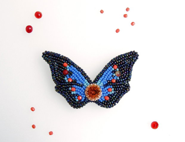 Brosa-martisor Fluture delicat