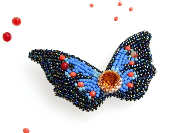Brosa-martisor Fluture delicat