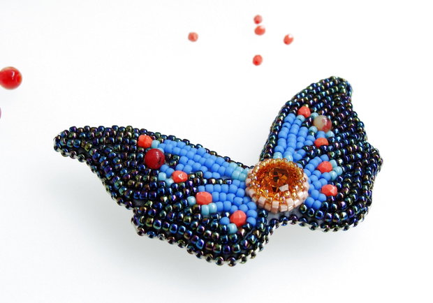 Brosa-martisor Fluture delicat