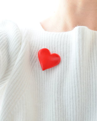 Brosa- martisor/ Valentines Day- inima rosie