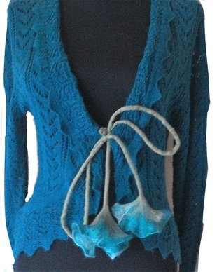 Cardigan  cu flori de lana si matase impaslite