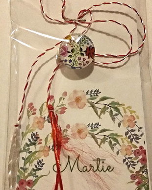 Brosa martisor cabochon sticla 14mm motive maghiare, model 4