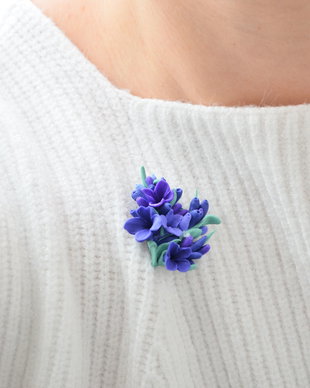 Brosa- martisor lavanda