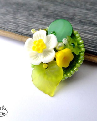 Brosa-martisor verde