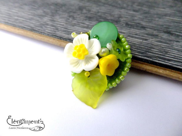 Brosa-martisor verde