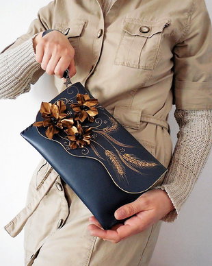 poseta plic handmade unicat din piele - Golden Flowers