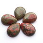 Cabochon unakit