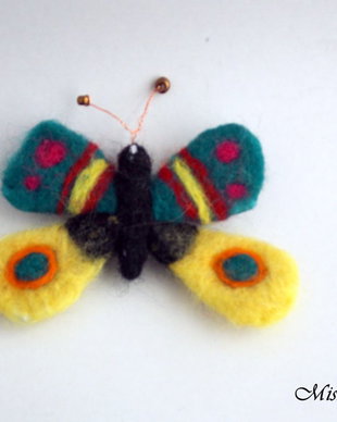 Brosa impaslita Fluturas