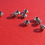 Distantier cu bilute din ARGINT antichizat aprox 3x4 mm