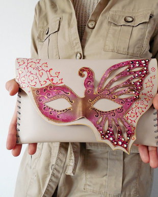 poseta plic handmade unicat din piele - Fairy Red Mask