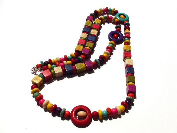 Colier lung din Howlite vesel colorat - CO187 - colier boho chic, cadou pentru ea, colier multicolor