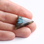 Cabochon Labradorit triunghiular- neregulat
