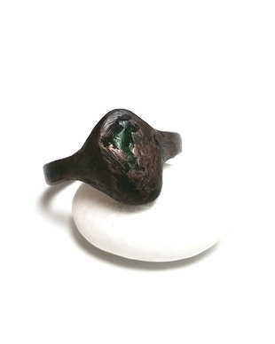 Inel din cupru si chrome diopside