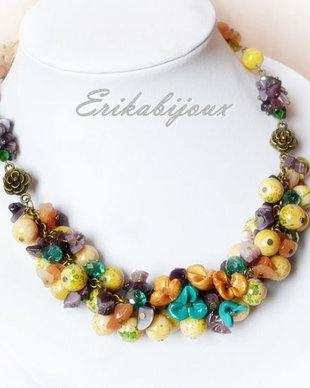Colier cu floricele colorate(2)