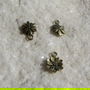 Floricica fininsaj bronz aprox 3x10x14 mm (cu agatatoarea)
