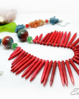 Colier statament -red howlit